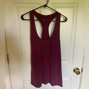 Alphalete - Proud but never satisfied stringer tank top - maroon - size L
